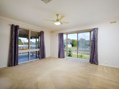 12 DONELLY AVENUE , West Wodonga