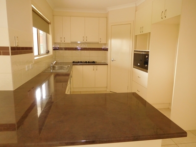 27 Oxbow Avenue, Shepparton