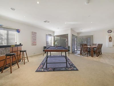 107 YARRALUMLA DRIVE, Wodonga