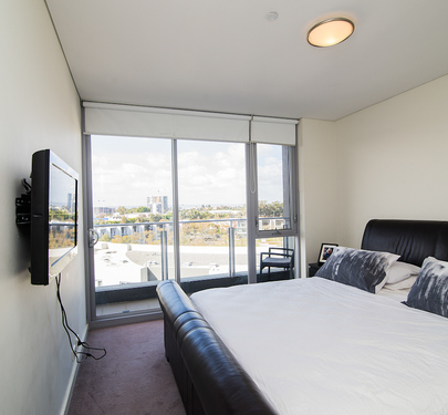 606 / 30  The Circus, Burswood