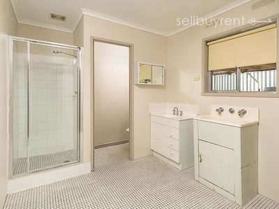 1 / 4 ANNE STREET, Wodonga