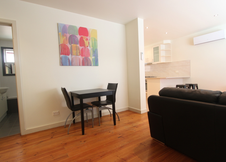 1 / 9 Moore Avenue, Clayton South