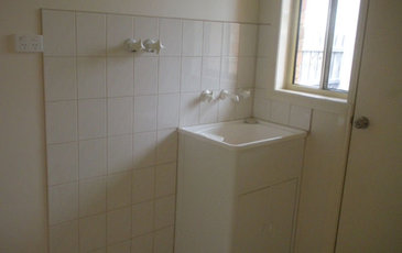 2 / 1 Cambridge Cl, Cranbourne