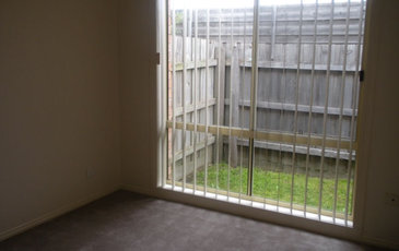 2 / 1 Cambridge Cl, Cranbourne