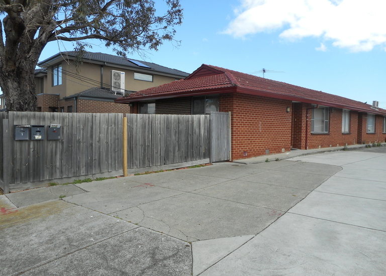 1 / 9 Moore Avenue, Clayton South