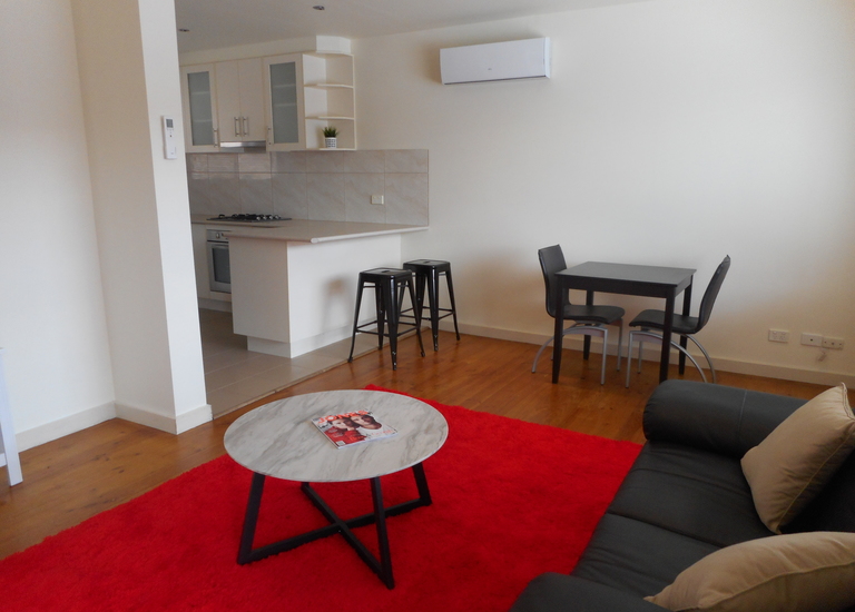 1 / 9 Moore Avenue, Clayton South