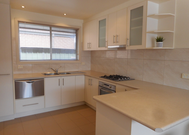 1 / 9 Moore Avenue, Clayton South