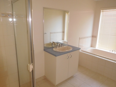 8 Charolais Street, Shepparton