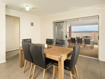 16 MAYGAR AVENUE , Wodonga