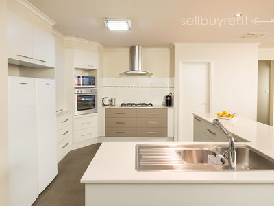 16 MAYGAR AVENUE , Wodonga