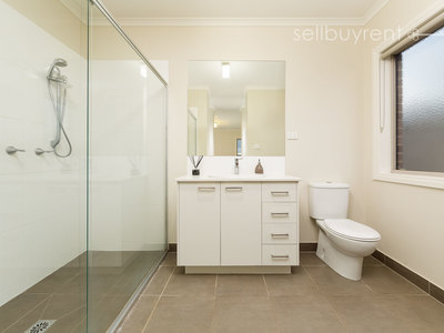 16 MAYGAR AVENUE , Wodonga