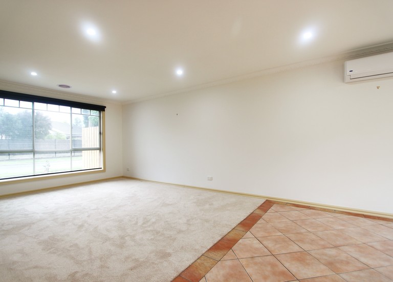 4 Bayview Avenue, Clayton