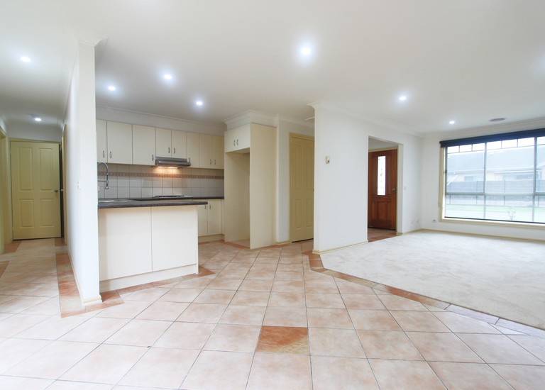 4 Bayview Avenue, Clayton