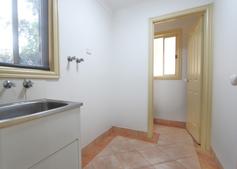 4 Bayview Avenue, Clayton