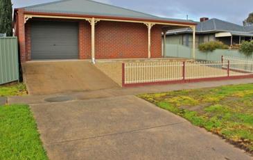 6 Retreat Road, Flora Hill