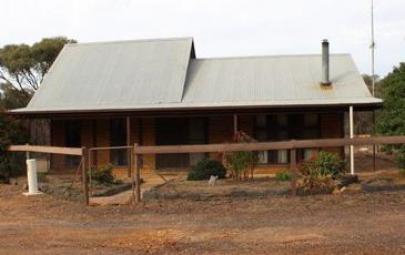 6840 Calder Highway, Wedderburn