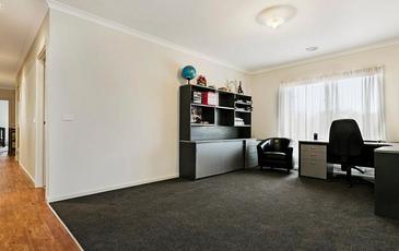 10 Newbridge Road, Lockwood