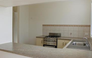 3 / 28 Inglewood Street, Golden Square
