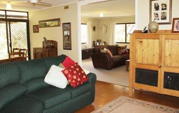 6118 Calder Highway, Inglewood