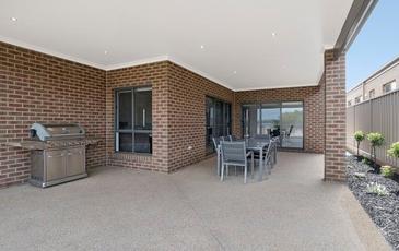 14 Phyllis Crescent, Mckenzie Hill