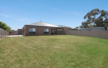 14 Phyllis Crescent, Mckenzie Hill