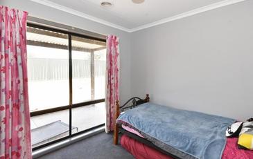 15 St George Park Drive, Kangaroo Flat
