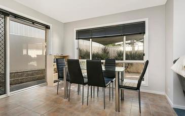 4B Becker Close, Golden Square