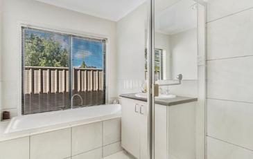2C Symonds Street, Golden Square