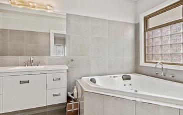 5 Bronze Drive, Kangaroo Flat