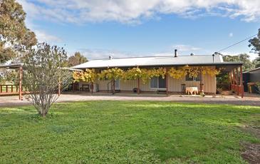 112 Playfair Street, Eddington