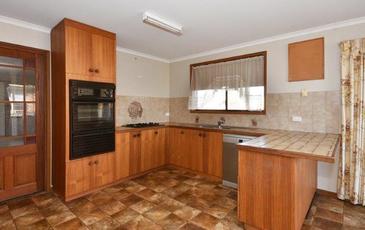 28 Hill Street, Kangaroo Flat