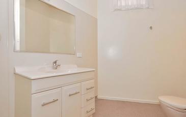 192 High Street, Kangaroo Flat