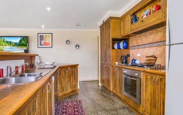 6 Dingee Road, Rochester
