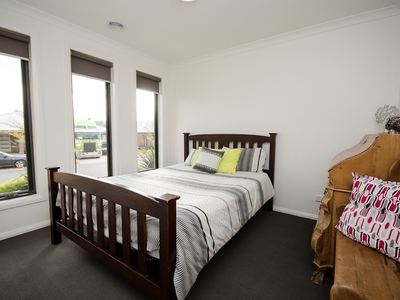6 Parnaby Street , Wodonga