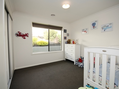 6 Parnaby Street , Wodonga