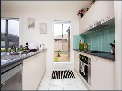21 KENDALL DRIVE, Lavington