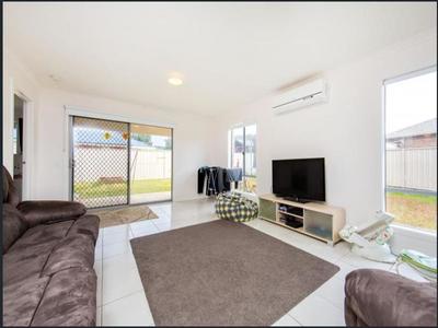 21 KENDALL DRIVE, Lavington