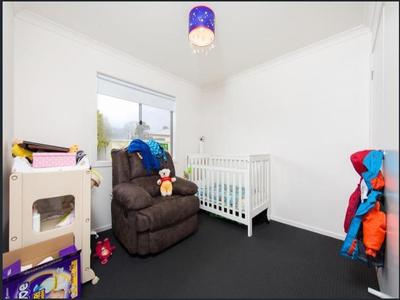 21 KENDALL DRIVE, Lavington