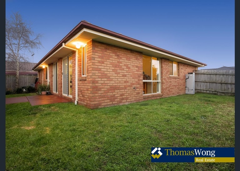 11 Providence Drive, Cranbourne West