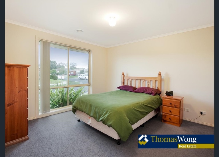 11 Providence Drive, Cranbourne West
