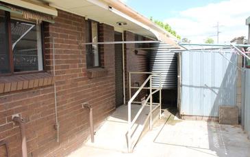 1 / 1 Olympic Parade, Kangaroo Flat