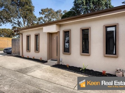 2 / 17 Hampton Drive, Hampton Park