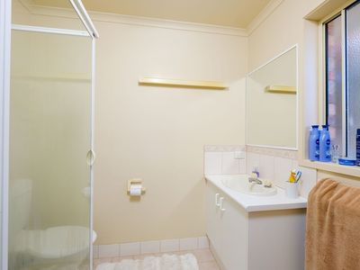 35 HICKORY STREET, Thurgoona