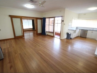 1043 Mate Street, North Albury