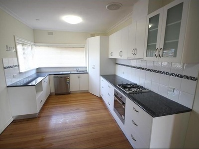 1043 Mate Street, North Albury