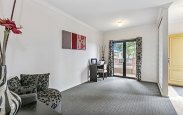 2 / 10 Ligar Street, Kennington