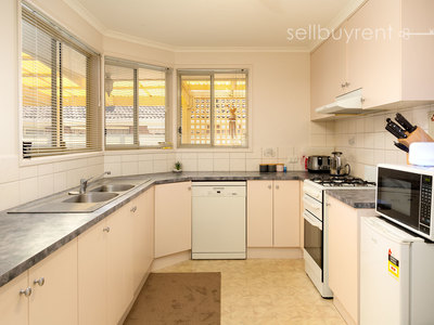 27 KYLE COURT, Wodonga