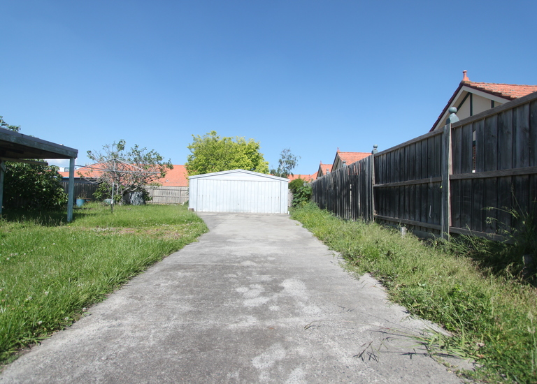 2 Earlstown Road, Oakleigh