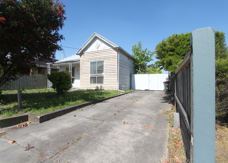 2 Earlstown Road, Oakleigh