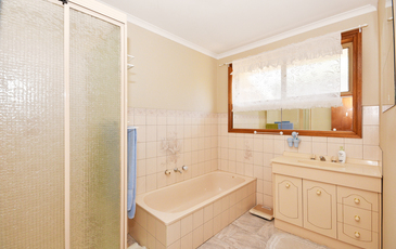 1 / 2 Pittaway Street, Kangaroo Flat